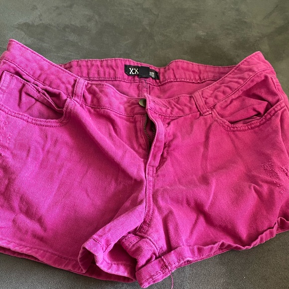 Hot pink shorts - Picture 2 of 2